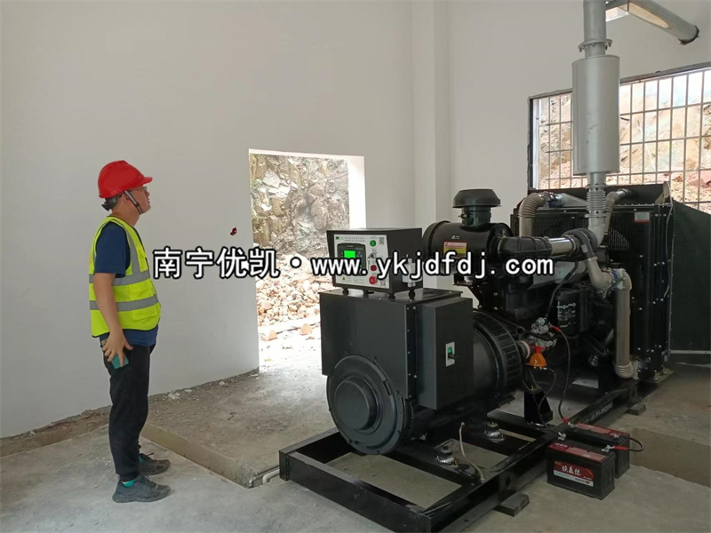 2022年5月6日，250KW上柴發(fā)電機組交付廣西某建筑工程隊使用