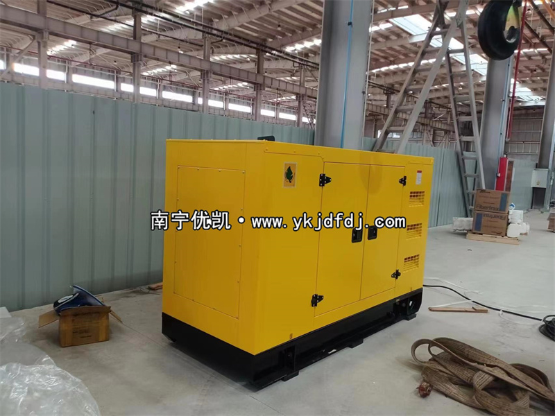 2023年12月19日，康明斯35kw靜音柴油發(fā)電機組到貨現場