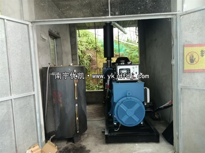 2024年8月5日，廣西大化項(xiàng)目300KW玉柴發(fā)電機(jī)組到貨安裝并通過驗(yàn)收