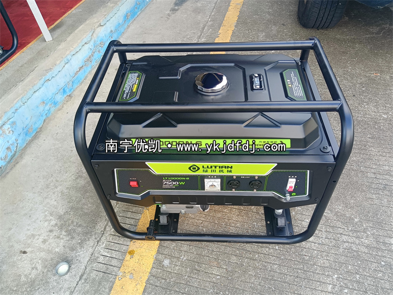 2024年8月8日，客戶到店自提7.5KW汽油發(fā)電機(jī)組