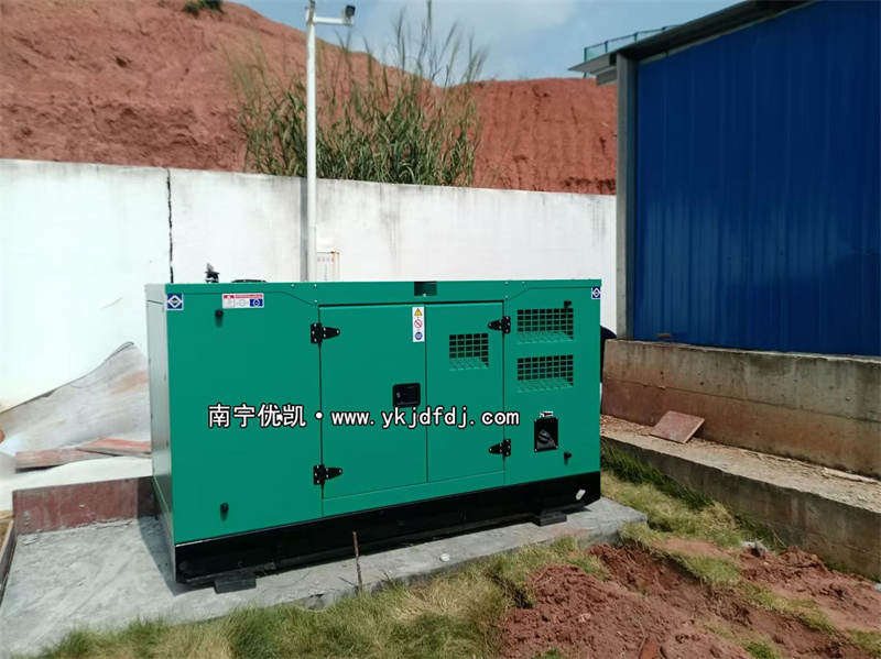 2024年10月22日，崇左項(xiàng)目30KW低噪音柴油發(fā)電機(jī)組到貨安裝