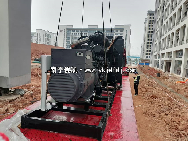 2024年11月6日，南寧項目1120KW上柴發(fā)電機組到貨安裝調(diào)試