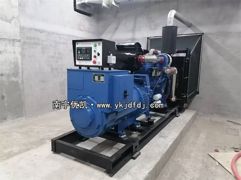 2024年11月25日，南寧高新區(qū)項目400kw柴油發(fā)電機組安裝并試機