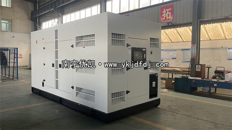 2025年7月15日，國外項(xiàng)目480KW上柴靜音柴油發(fā)電機(jī)組裝車發(fā)貨憑祥口岸