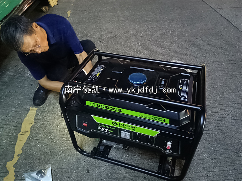 2025年9月1日，綠田8kw汽油發(fā)電機(jī)組試機(jī)發(fā)貨